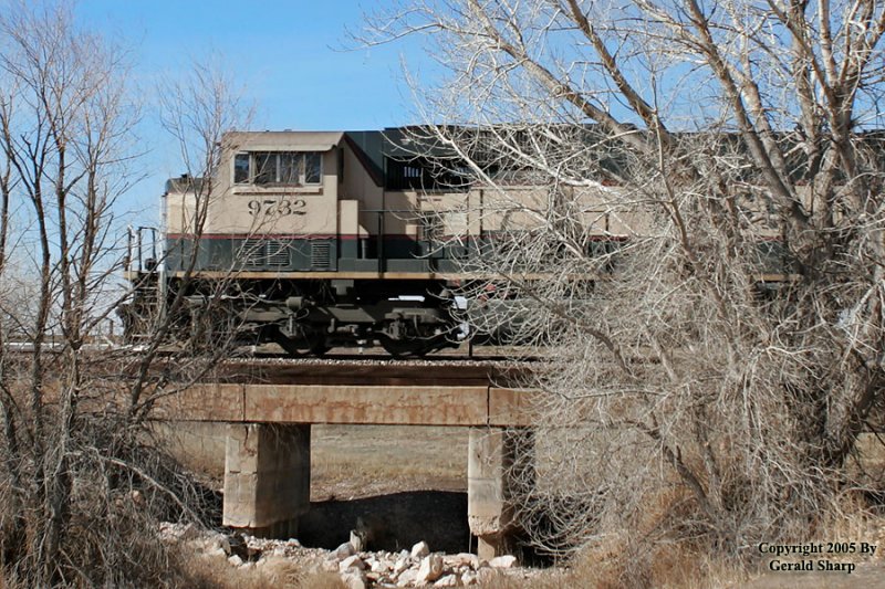 bnsf9732west_at_east_roggen.jpg