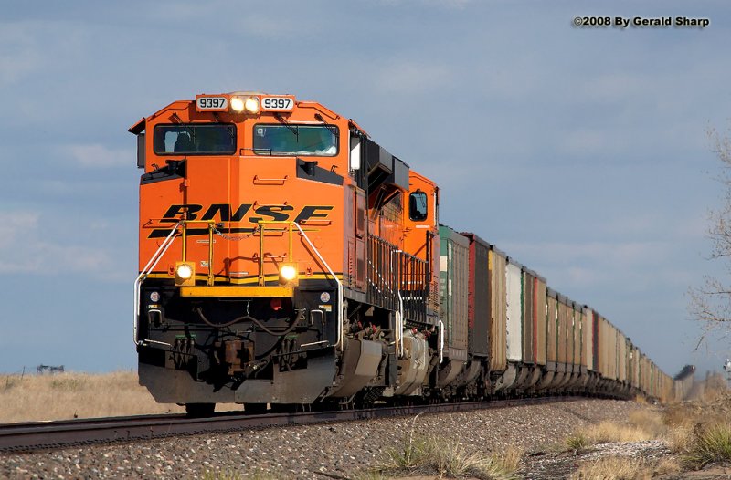 bnsf9397west_near_crest_b.jpg