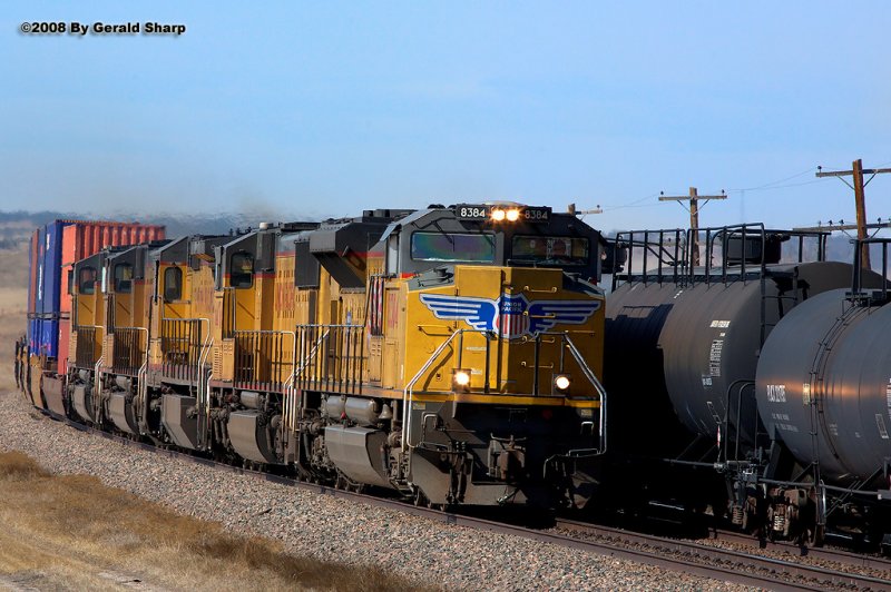 up8384east_east_of_pine_bluffs.jpg