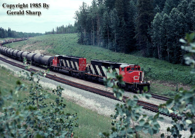cn5326east_at_obed.jpg