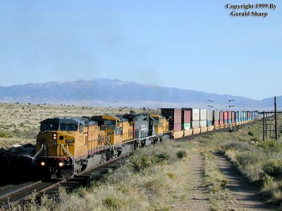 up9721east_at_east_coyote.jpg