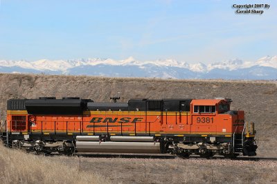 bnsf9381_east_at_tonville.jpg