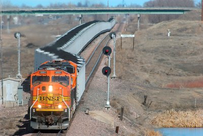 bnsf9993_west_at_tonville.jpg