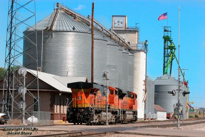 bnsf5100_at_brush2.jpg