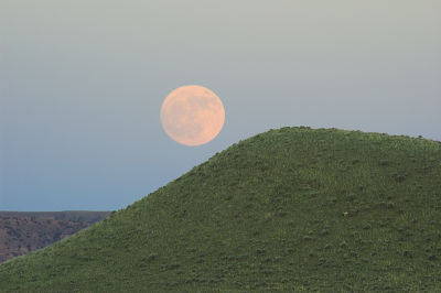 Moonrise at Oregon Basin.jpg