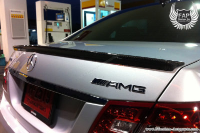 W212 AMG Carbon Rear Spoiler.jpg