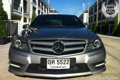 C204 C-Class Coupe Front Grille.jpg