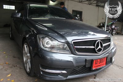 W204 C-Class Coupe C63 Style.jpg