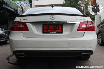 W212 AMG Carbon Rear Spoiler.jpg