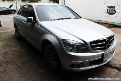 W204 C-Class Coupe C63 Style.jpg