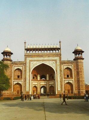 Film 8 No 02 The Great Gate - gateway to the Taj Mahal.jpg
