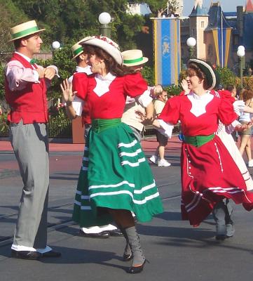 XmasTrolley3.jpg