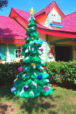 MickeysXmasTree.jpg