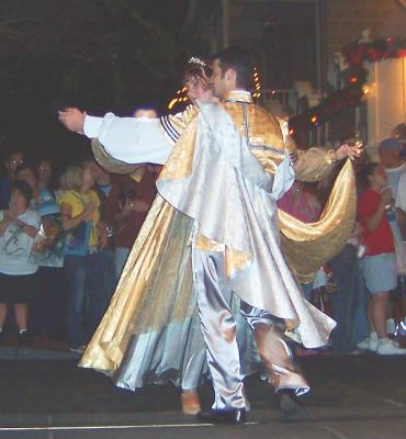 CourtDancers1.jpg