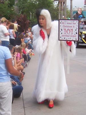 MGMXmasParadeCruella.jpg