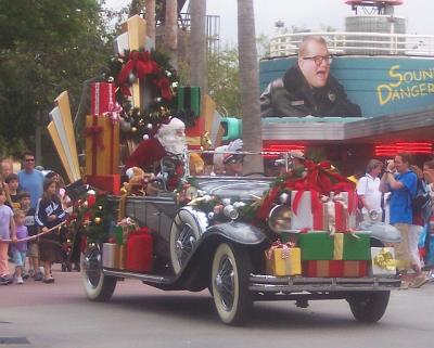 MGMXmasParadeSanta.jpg