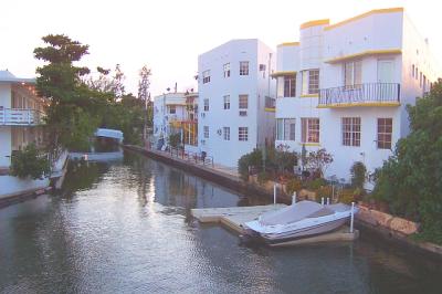 MiamiSouthBeachBuildings12.jpg