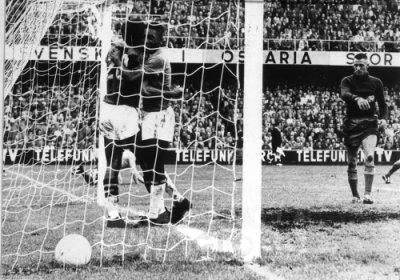 e mais um gol do brasil em 1968.jpg