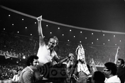 zagalo festeja campeonato de 1971 pelo flu.jpg