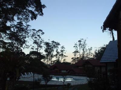 Piscina ao entardecer