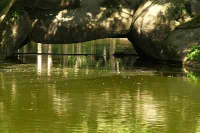 Rio por baixo da ponte