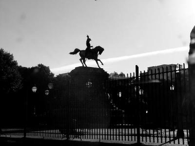 A estatua equestre de Dom Pedro I domina a praa Tiradentes