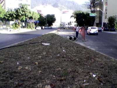 Agulha na Avenida Maracan para entrada no Shopping