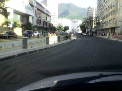 Saindo de carro...Aqui existia a barriga do Rio Maracan