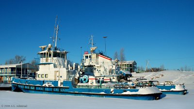 Ships stuck on the frozen Belaya