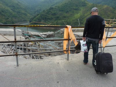 The damaged bridge nr Chestnut-capped Piha Reserve / RNA Arrierito Antioqueno