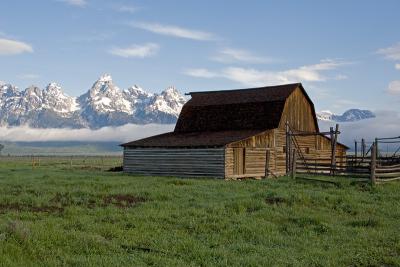 MormonBarn2.jpg
