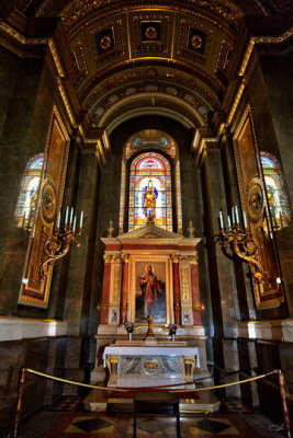 Hungary - St. Stephen's Basilica (3).jpg