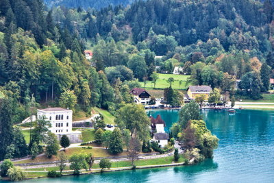 Slovenia - Houses along Lake Bled (2).jpg