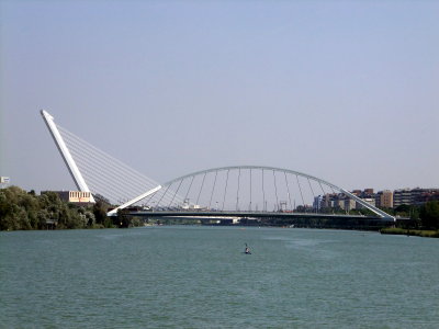 Seville: Exposition bridge