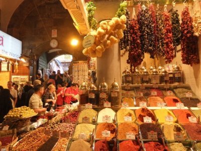 Spicey treasures in the bazaar