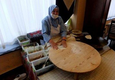 Konya - lady making Gozlemes for my birthday breakfast