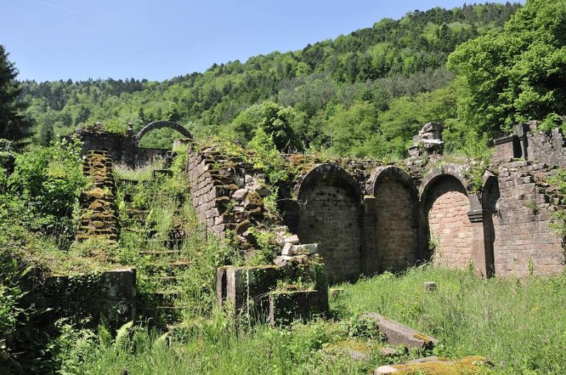 Ruines de lAbbaye de Niedermunster
