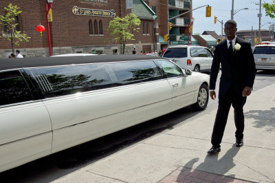 Une grande voiture pour un grand jour... / A big car for a great day...