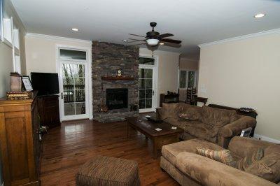Living Room 2.jpg