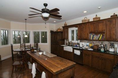 Kitchen 2.jpg