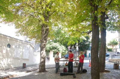 Street musicians belting out the classics