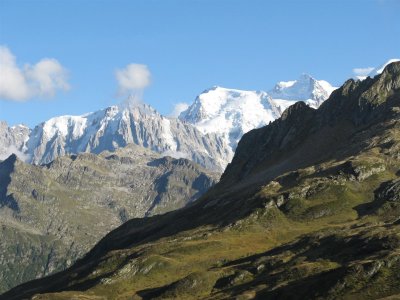 Zicht op Aiguille du Midi , Mont Blanc du Tacul , Mont Maudit en topje Mont Blanc