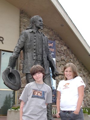 JPG CS 2 Girls Buffalo Bill P6257150.jpg