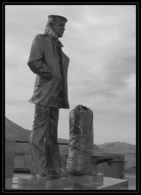a Lone Sailor Memorial BW P6141706.jpg