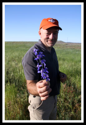 Randy Gives Rochelle Pretty Flowers
