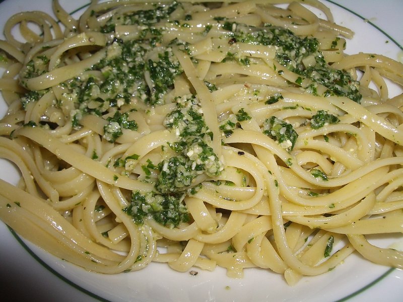 Fettuccine di Pesto alla genovese