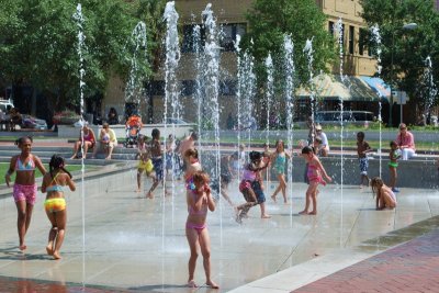 Kids in a Fountain