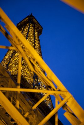Twilight Eiffel.