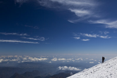 Oso descending off to the edge.