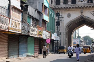 Laad Bazaar won't open until the afternoon